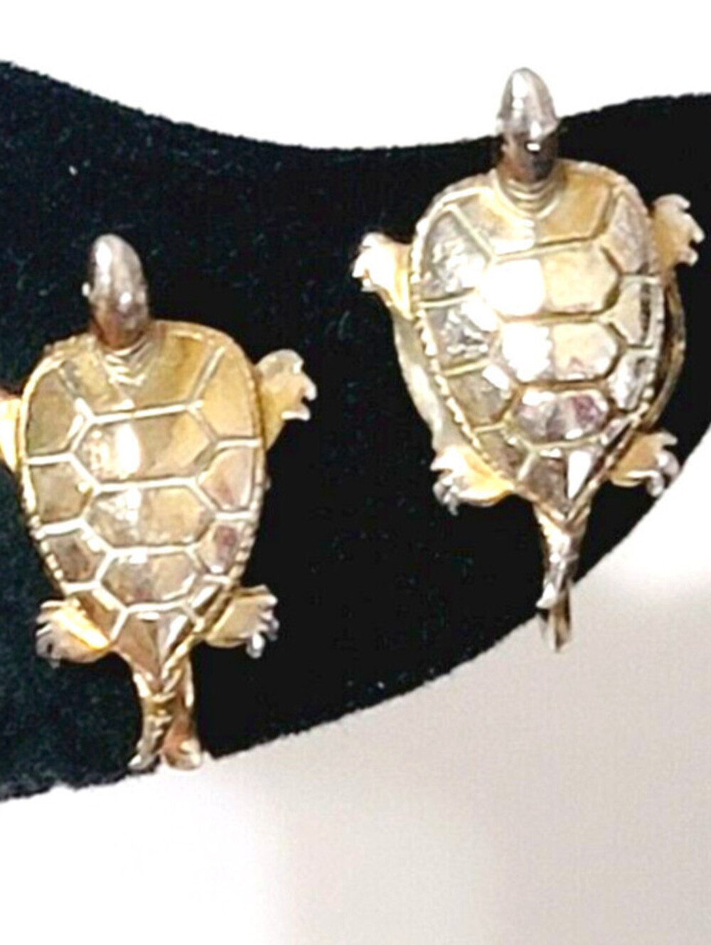 Small Turtle Earrings Gold-tone Vintage Mid-Century Figural Screw Back sb-24